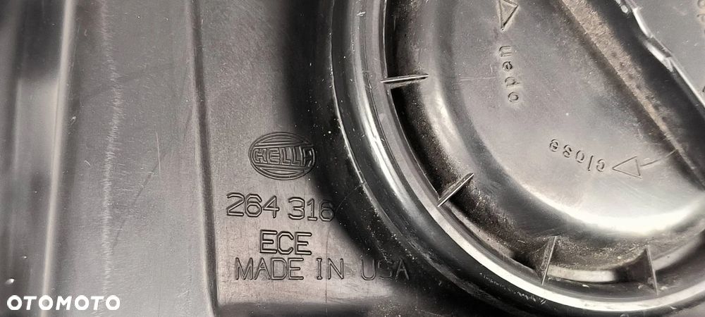 Lampa prawa przód Cadillac Escalade 6.2  2007r. - 5