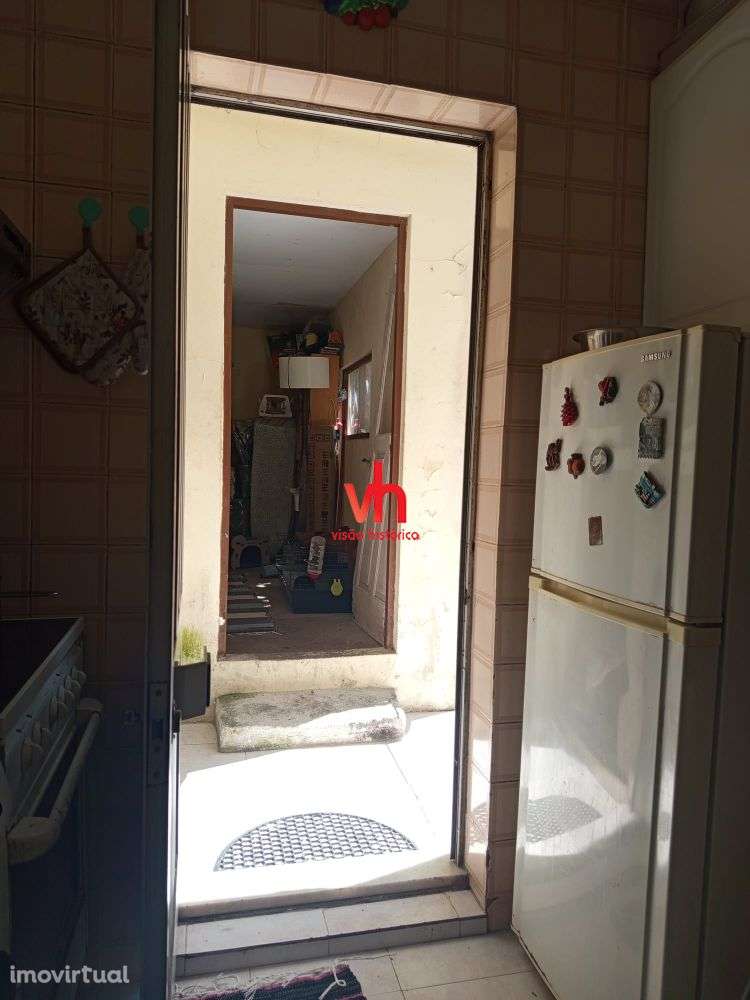 Vende-se Moradia ao Carvalhido com Potencial de Investimento - Grande imagem: 5/22