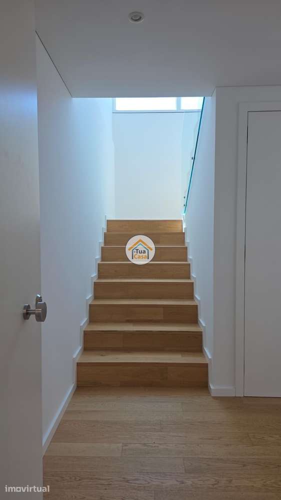 Exclusivo Apartamento T4 Duplex no Centro de Estarreja - Grande imagem: 2/54