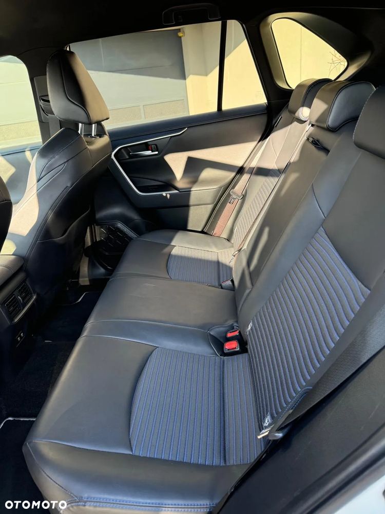 Toyota RAV4 ver-2-5-hybrid-selection-4x4 - 13