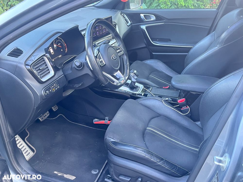Kia Ceed - 9