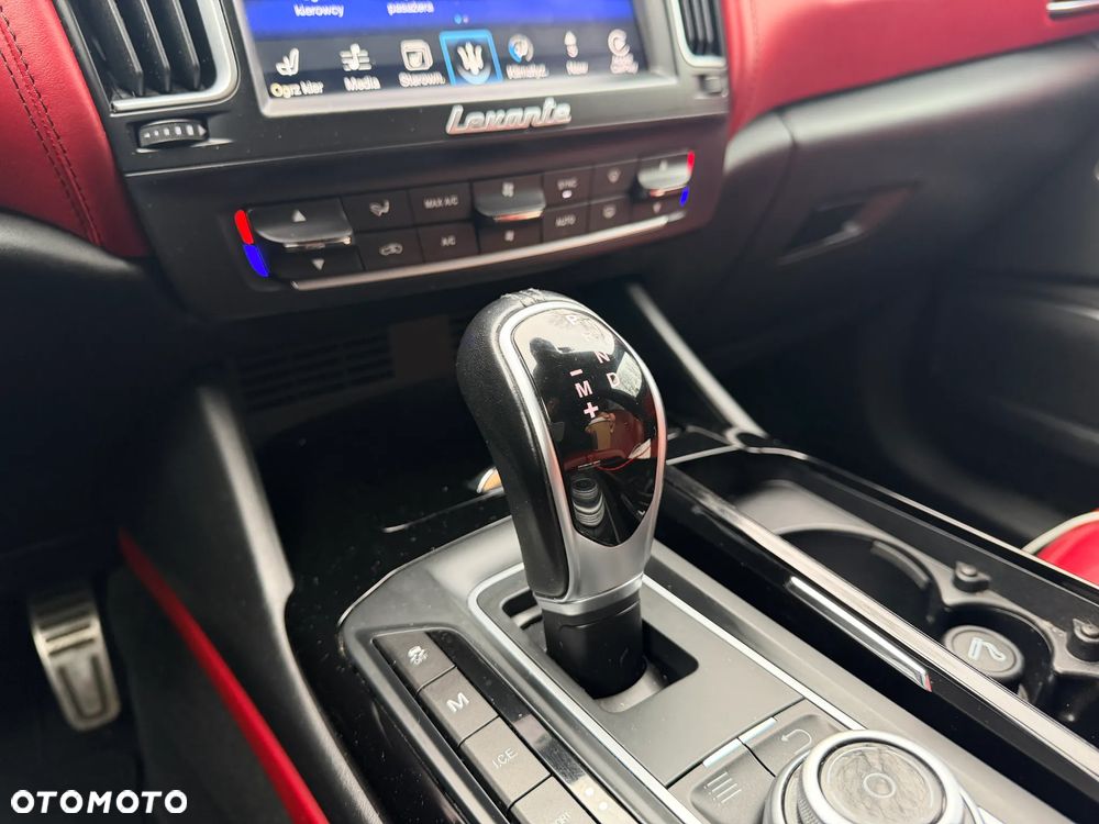 Maserati Levante ver-s - 13