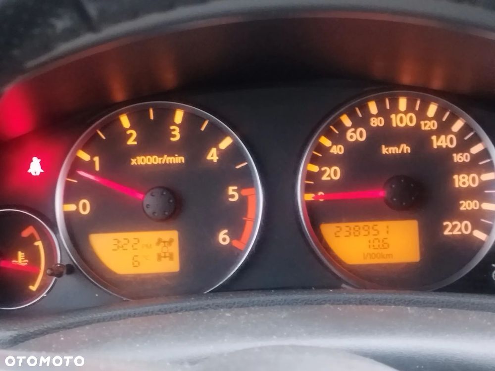 Nissan Pathfinder 2.5 dCi Premium - 14