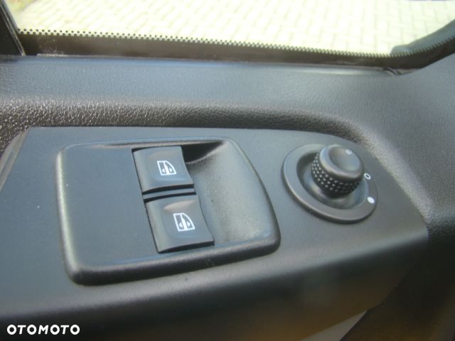 Renault TRAFIC - 13