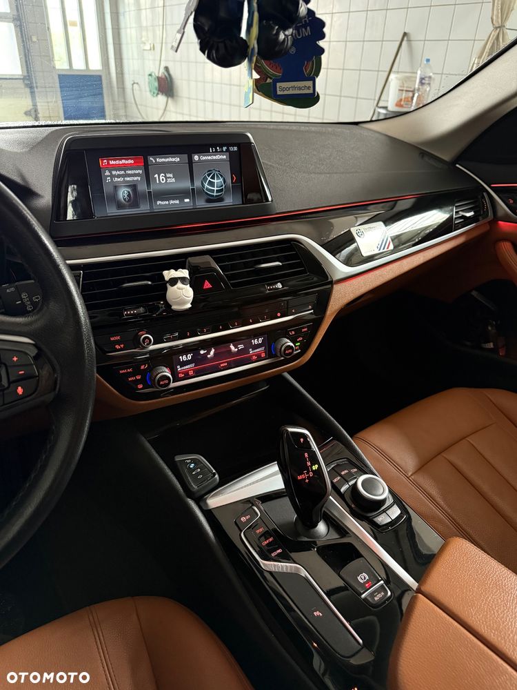BMW Seria 5 520i M Sport Edition - 13