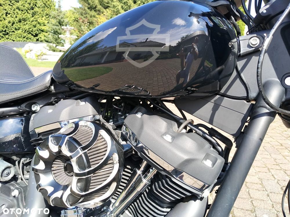 Harley-Davidson Softail Fat Bob - 13