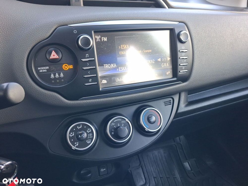 Toyota Yaris 1.5 Premium CVT - 22