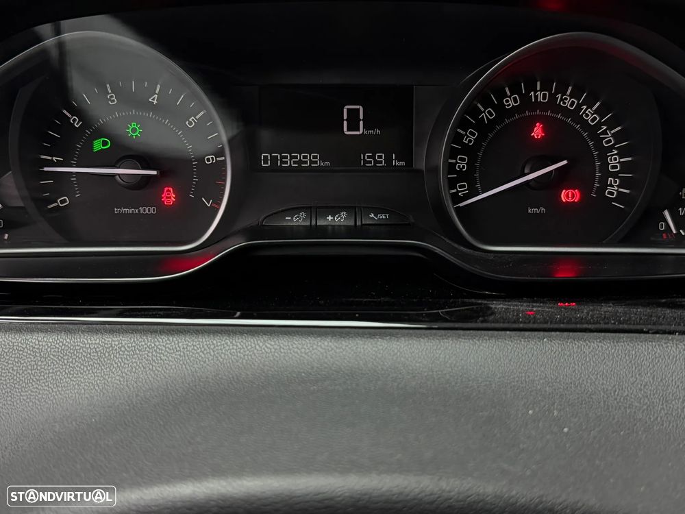 Peugeot 208 1.2 PureTech Signature - 14