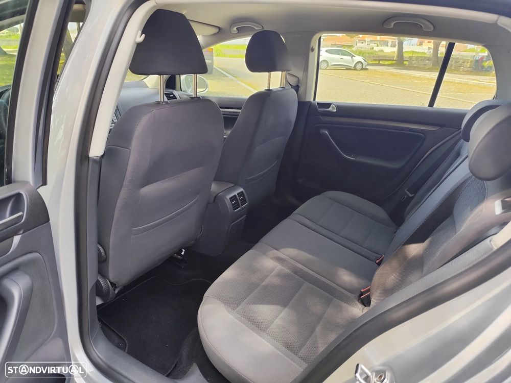 VW Golf 1.9 TDi Confortline DSG - 32