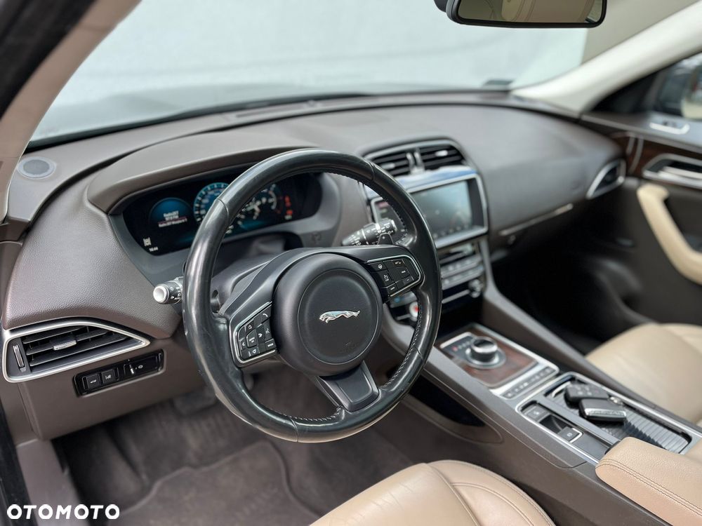 Jaguar F-Pace 2.0 i4D AWD Prestige - 21