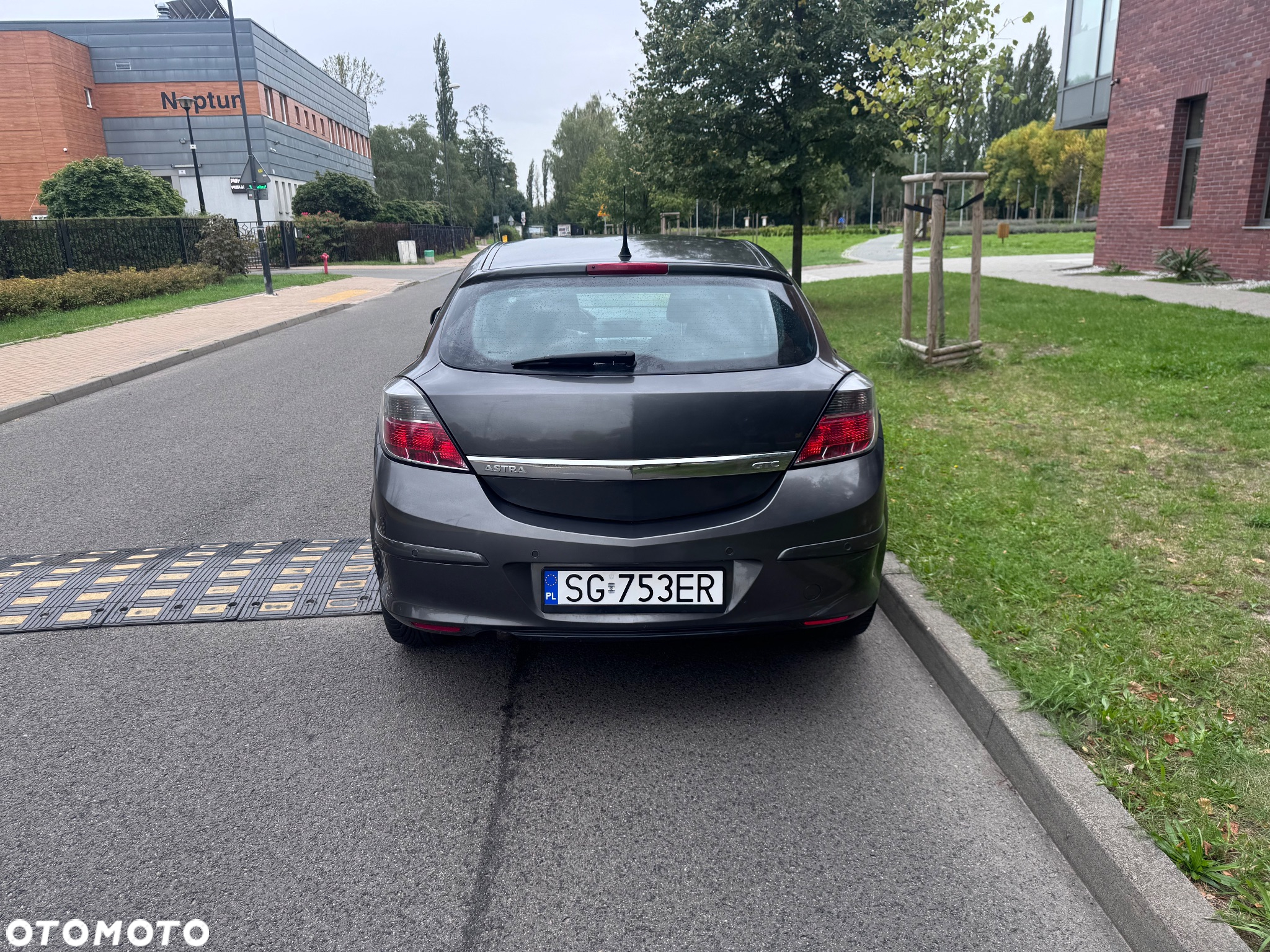 Opel Astra GTC 1.8 Sport - 4