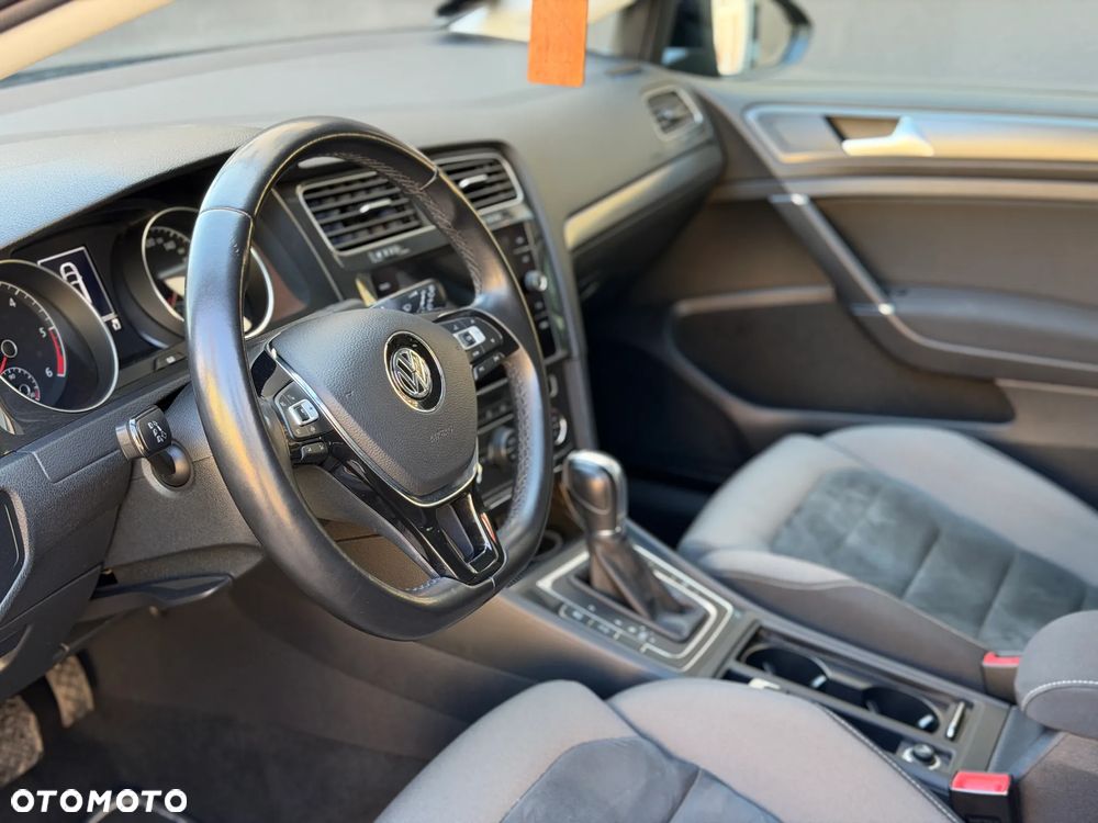 Volkswagen Golf 1.6 TDI SCR DSG Comfortline - 29