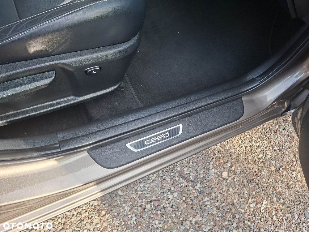 Kia Ceed 1.6 GDI DCT Platinum Edition - 11