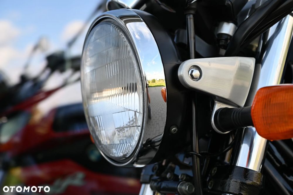 Yamaha XJR - 15