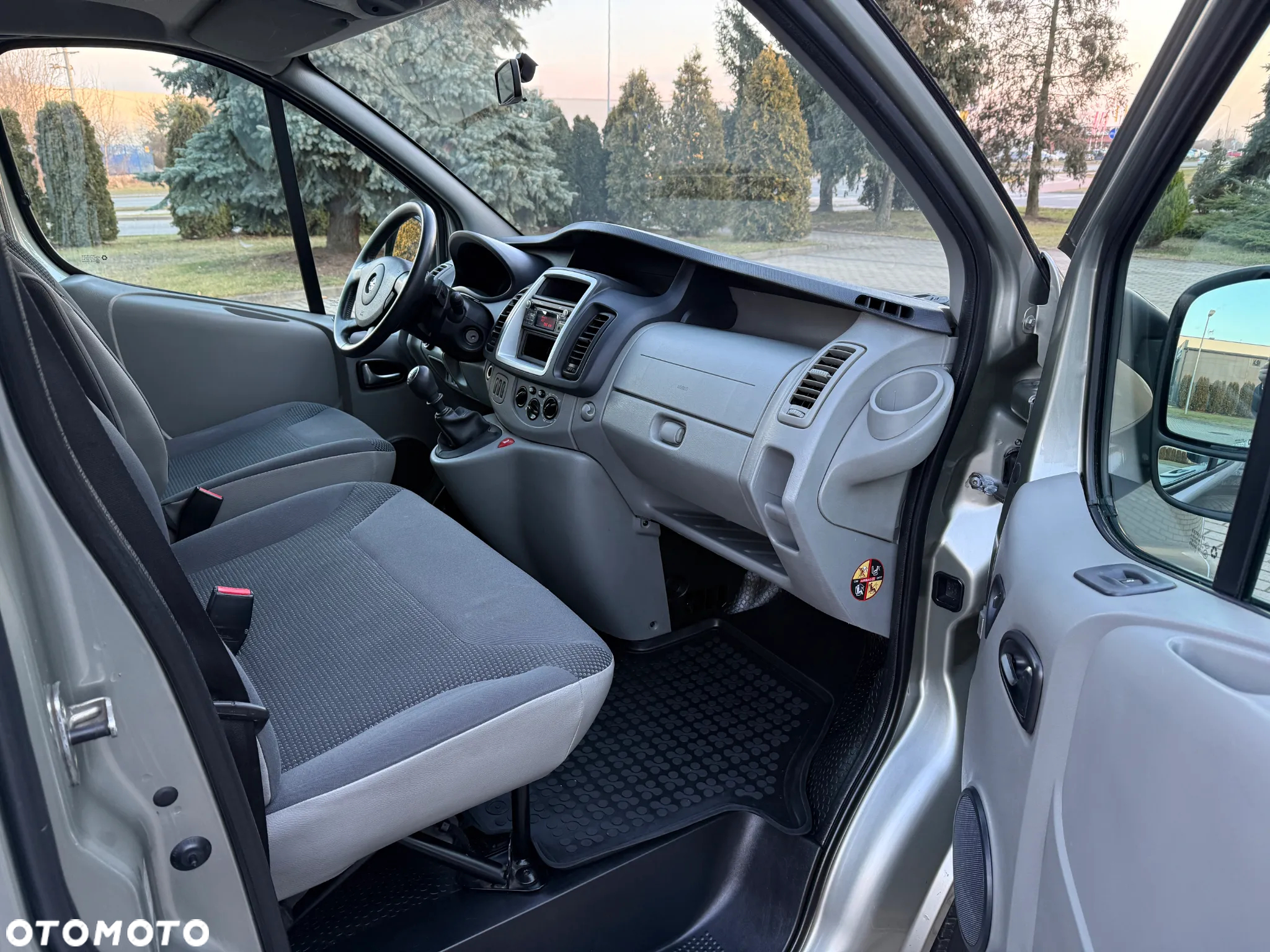 Opel Vivaro - 24