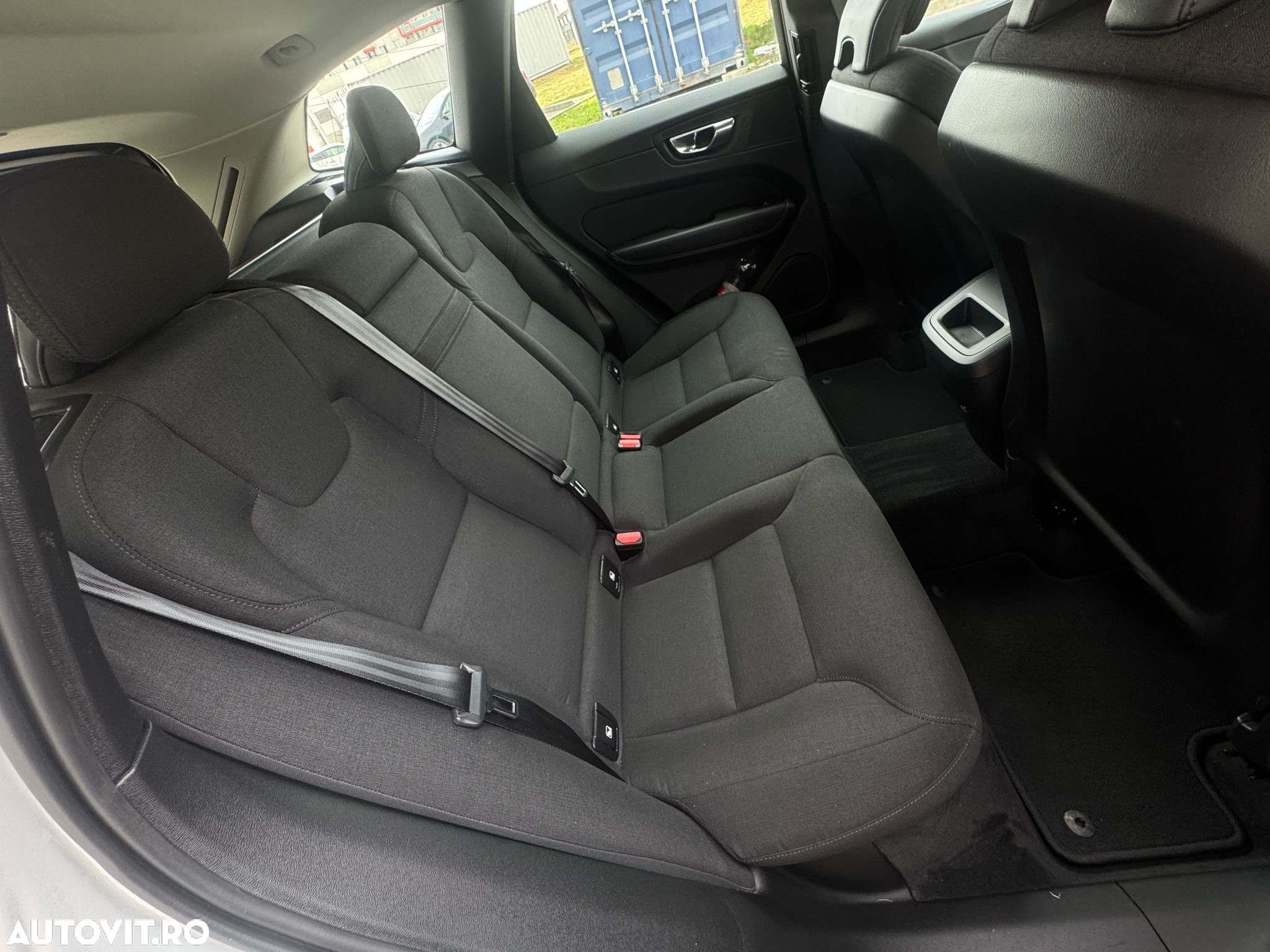 Volvo XC 60 D4 AWD Momentum - 8