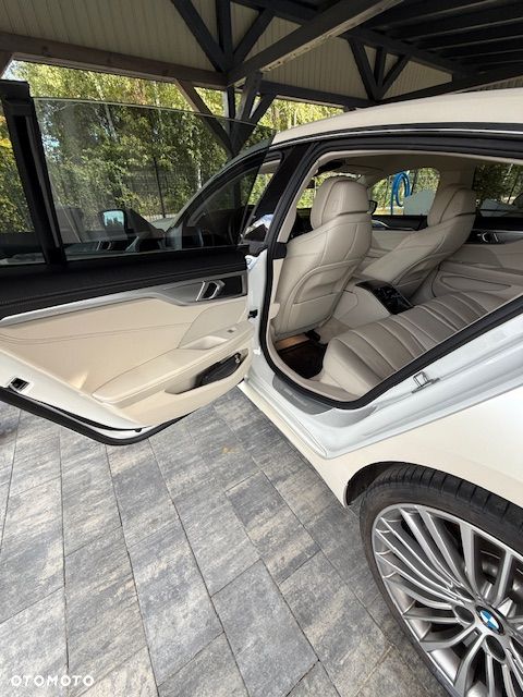 BMW Seria 8 - 7