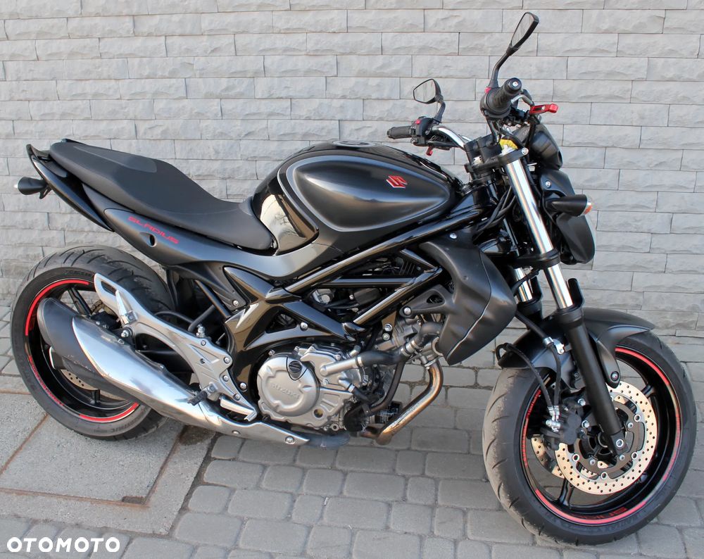 Suzuki Gladius - 10