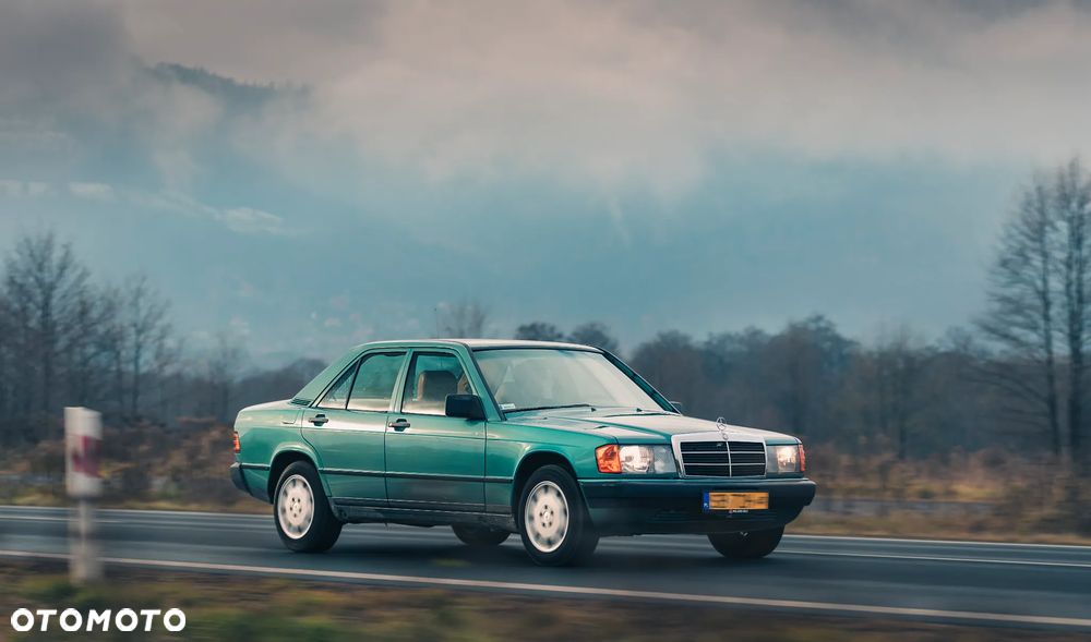Mercedes-Benz W201 (190) - 5