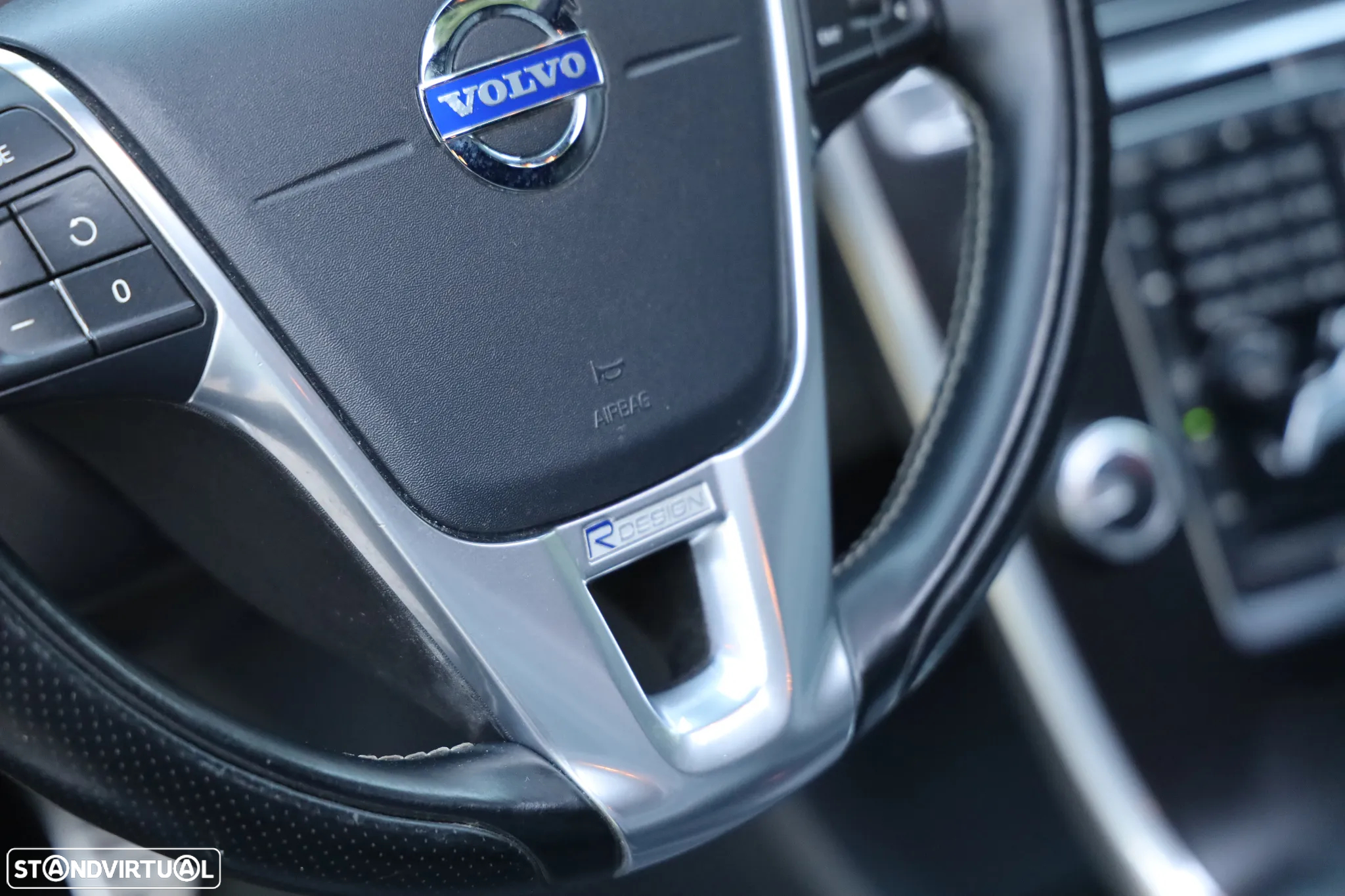 Volvo XC 60 2.0 D4 R-Design Geartronic - 45