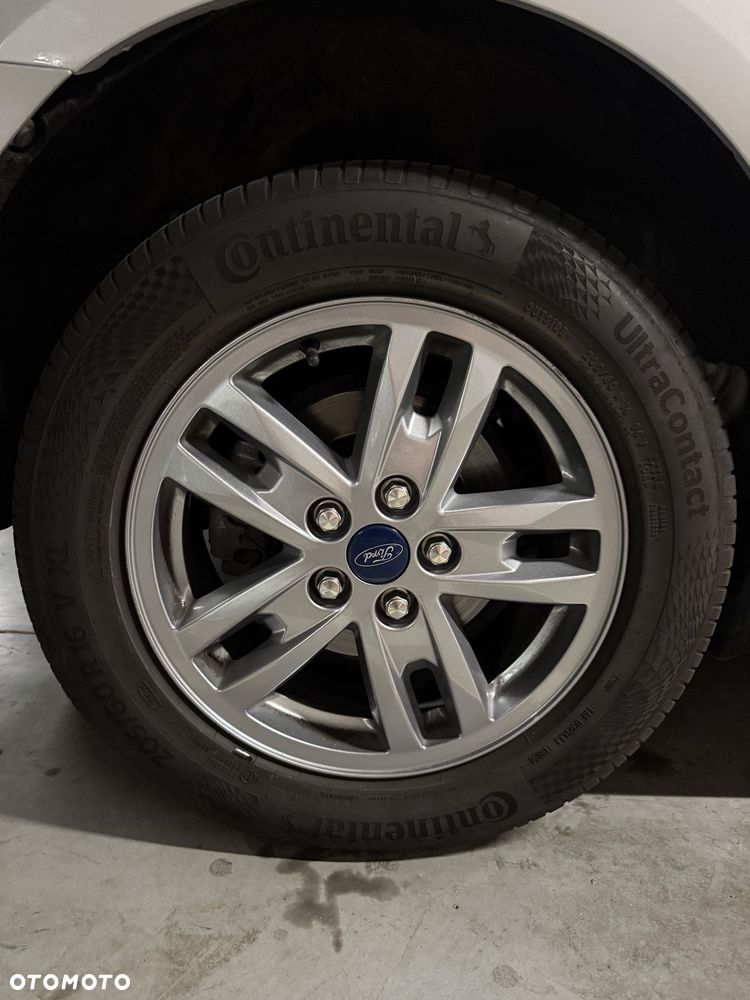 Ford Tourneo Connect Grand - 19