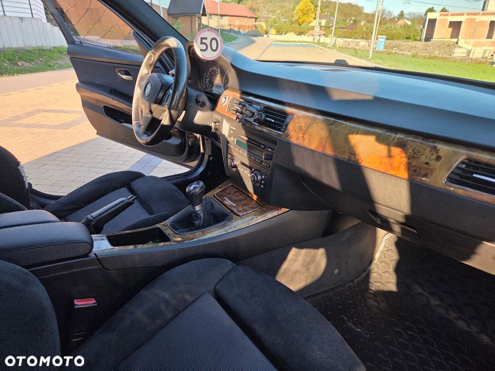 BMW Seria 3 325i - 18