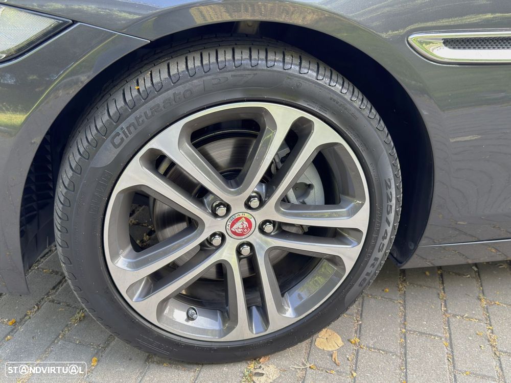 Jaguar XE 2.0 D Prestige Aut. - 52