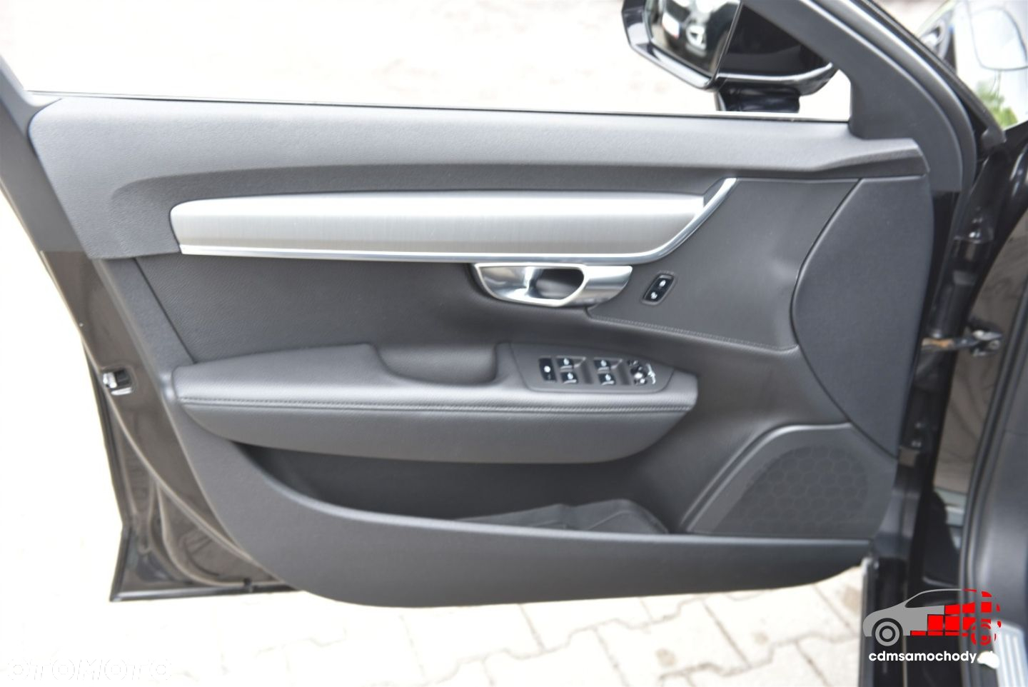 Volvo V90 D4 Momentum - 14