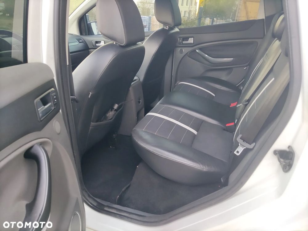 Ford Kuga 2.0 TDCi 2x4 Titanium - 20
