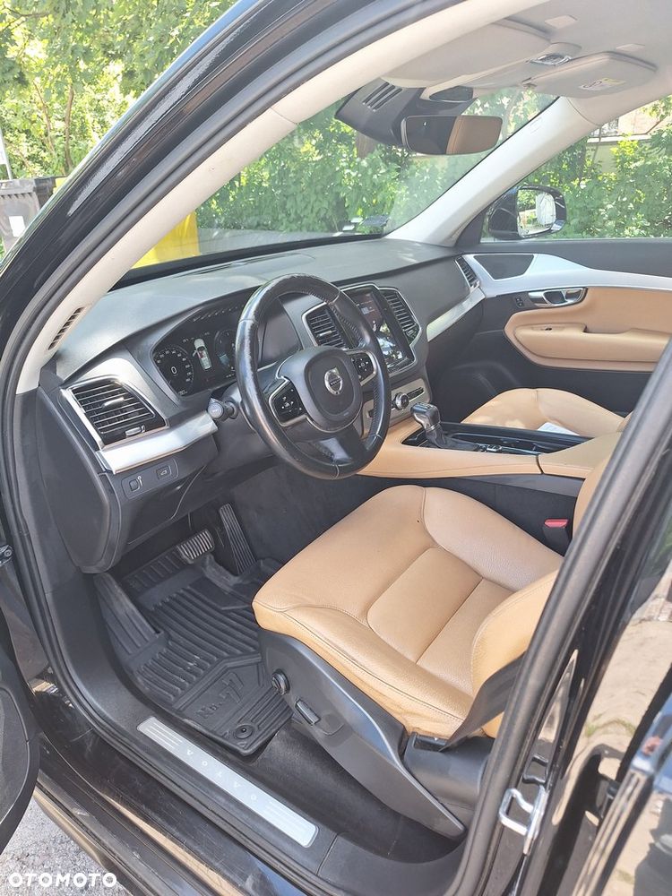 Volvo XC 90 D5 AWD Momentum 7os - 22