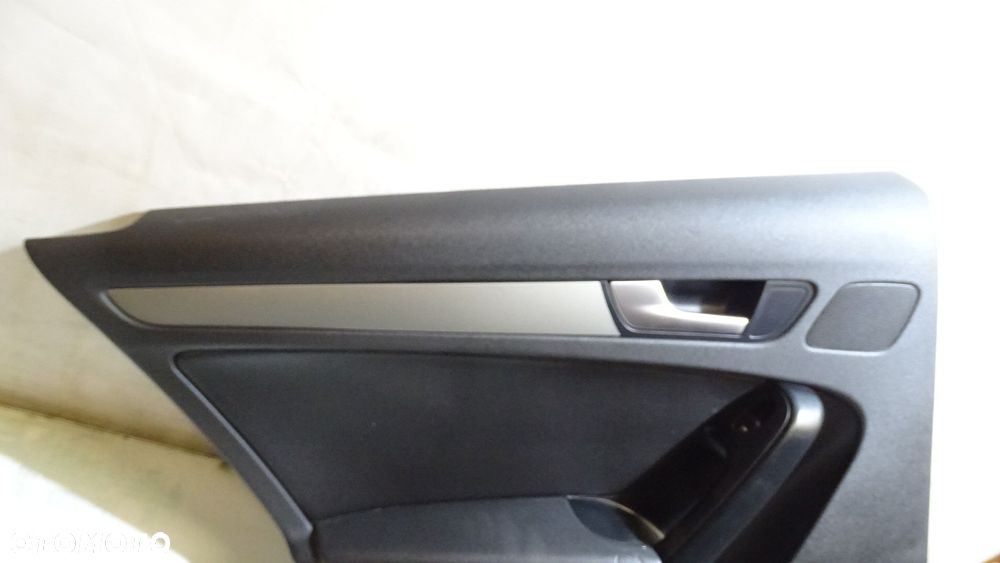 BOCZEK DRZWI LEWY TYLNY AUDI A4 B8 2.0TDI - 3