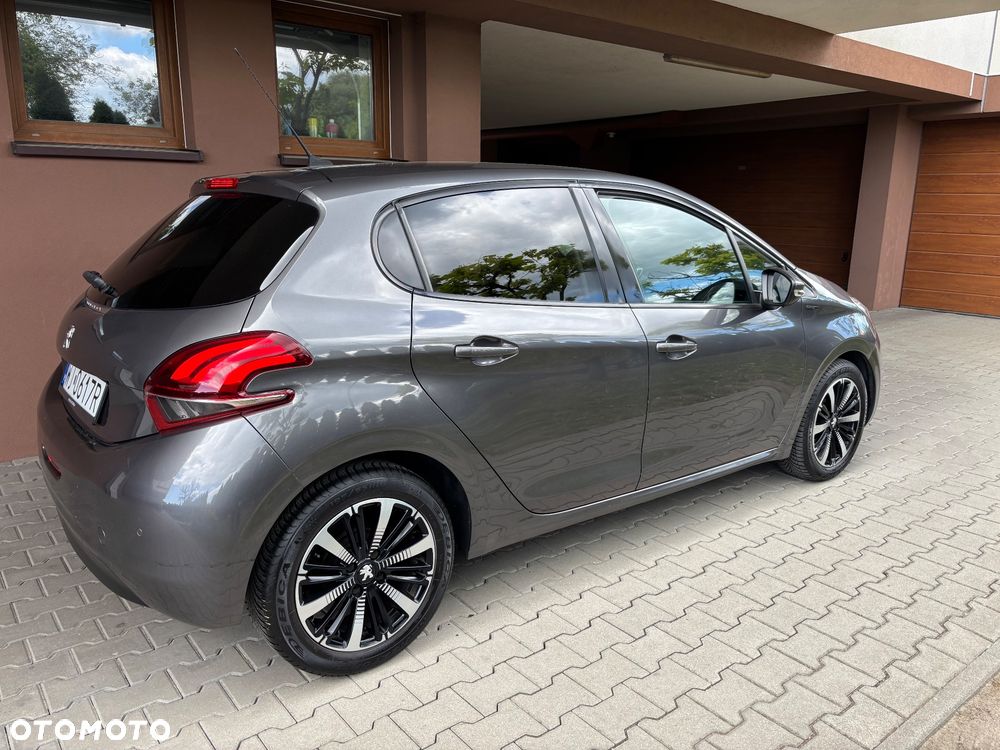 Peugeot 208 1.2 VTi Allure - 29