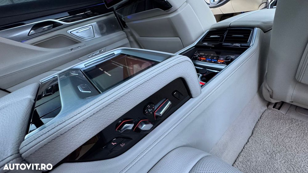 BMW Seria 7 740Ld xDrive - 29
