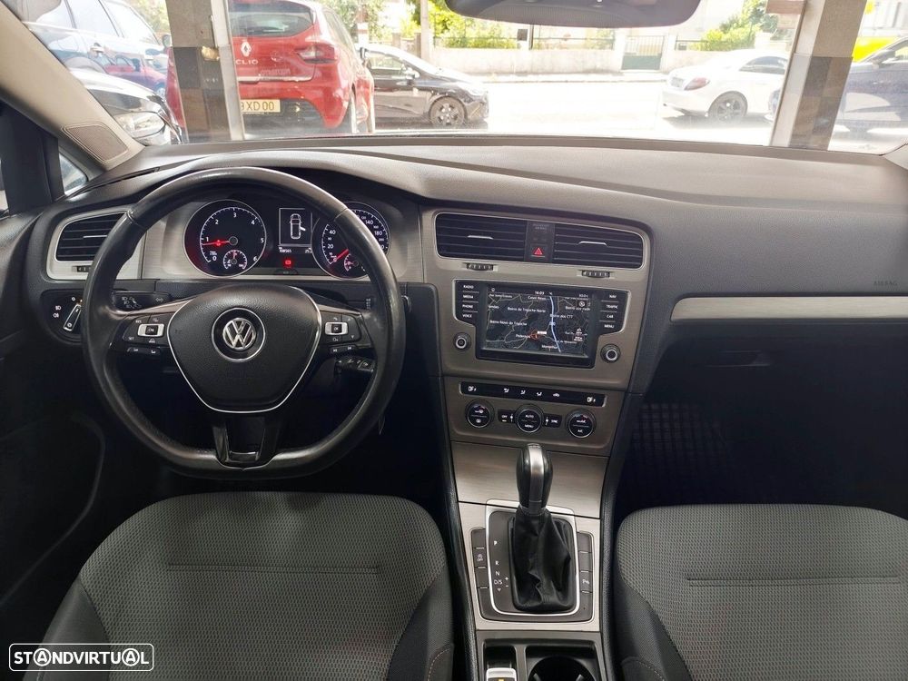 VW Golf Variant 1.6 TDi Sportline DSG - 16