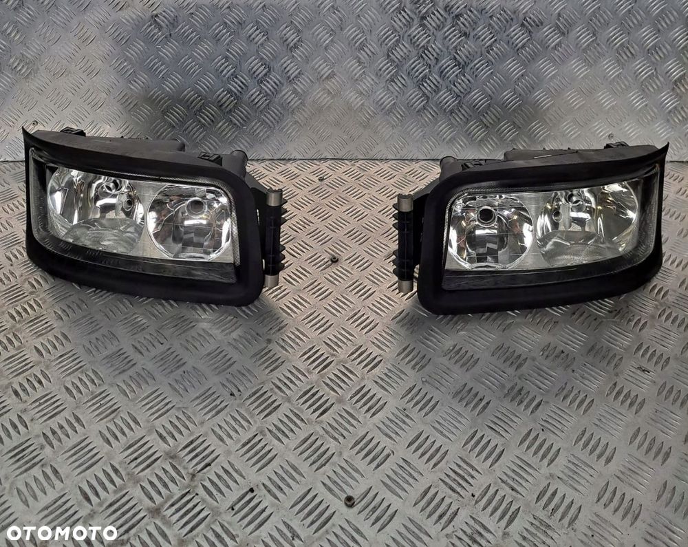 REFLEKTOR PRZEDNI LAMPA MAN TGX TGA - 1