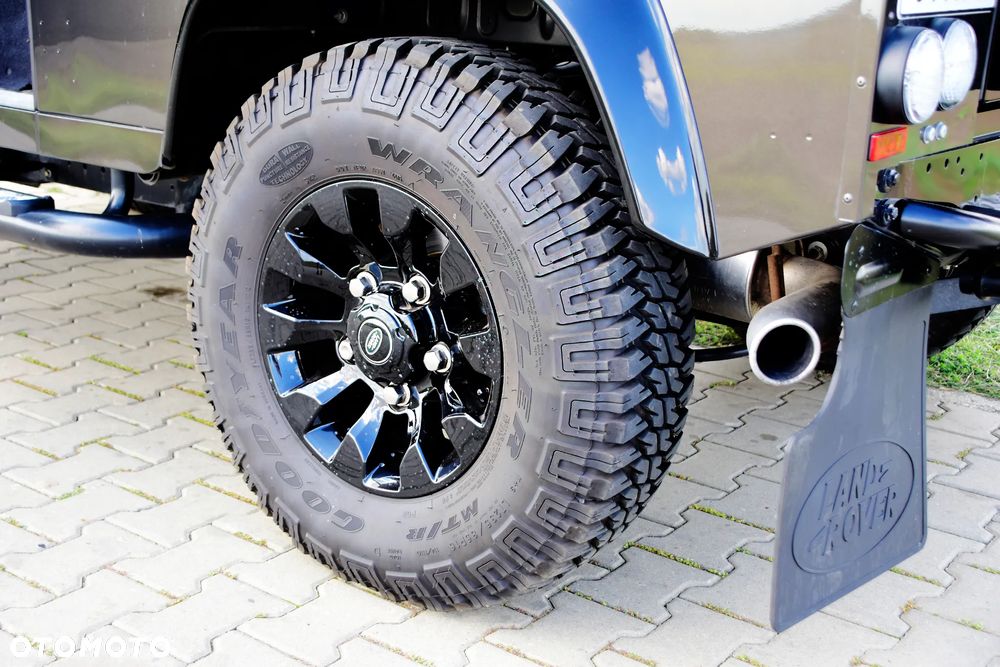 Land Rover Defender - 18