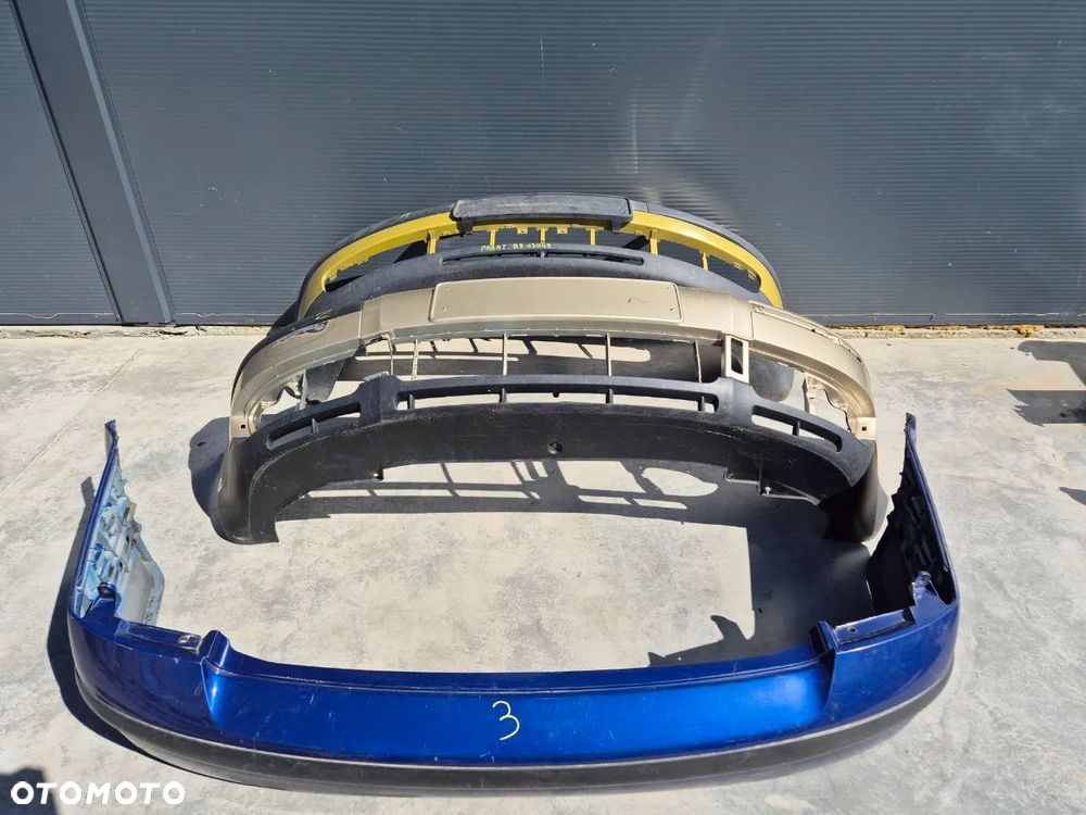 ORYGINALNY ZDERZAK  TYLNI ZDERZAK  PASSAT B5 - 1