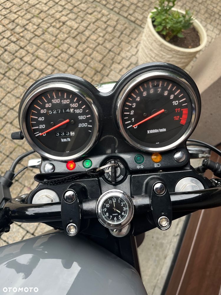 Suzuki GS - 12