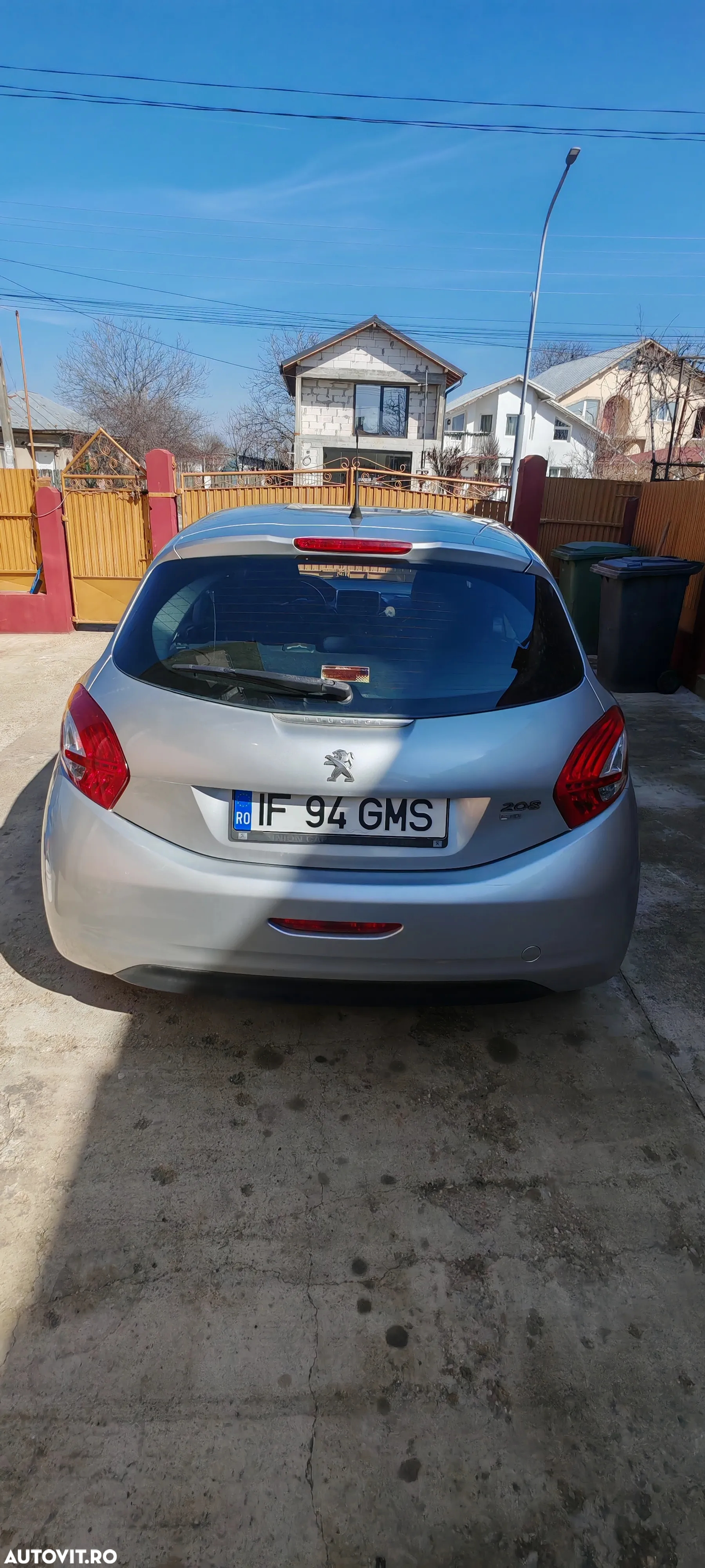 Peugeot 208 - 4