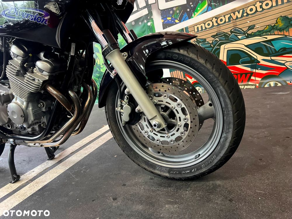 Yamaha XJ - 6