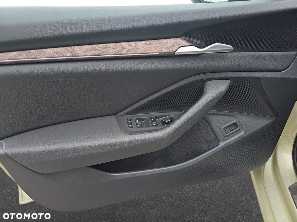 Skoda Superb 1.5 TSI mHEV L&K DSG - 25