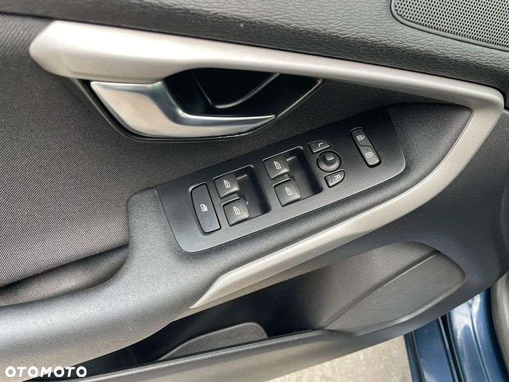 Volvo V40 D2 Summum - 17
