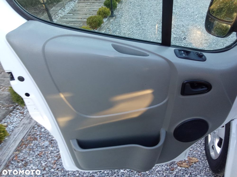 Renault Trafic - 15