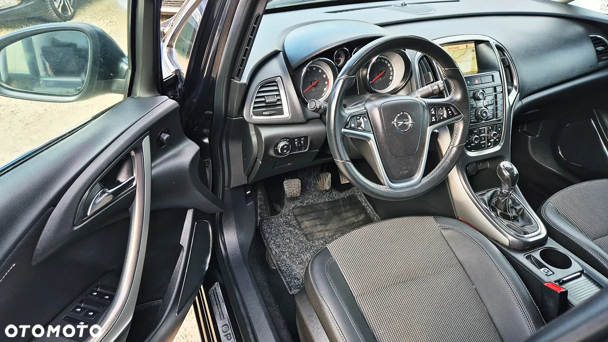 Opel Astra IV 1.4 T Cosmo - 29