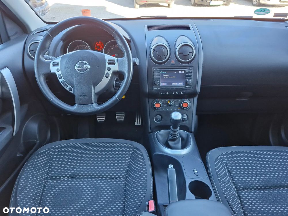 Nissan Qashqai - 25