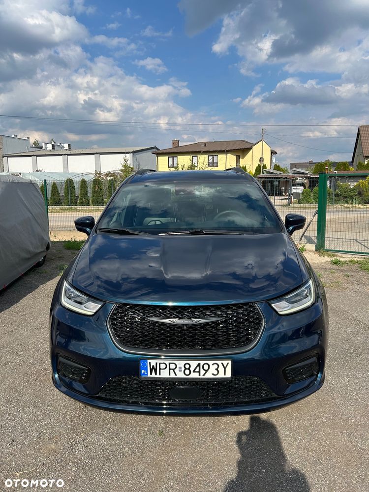 Chrysler Pacifica - 2