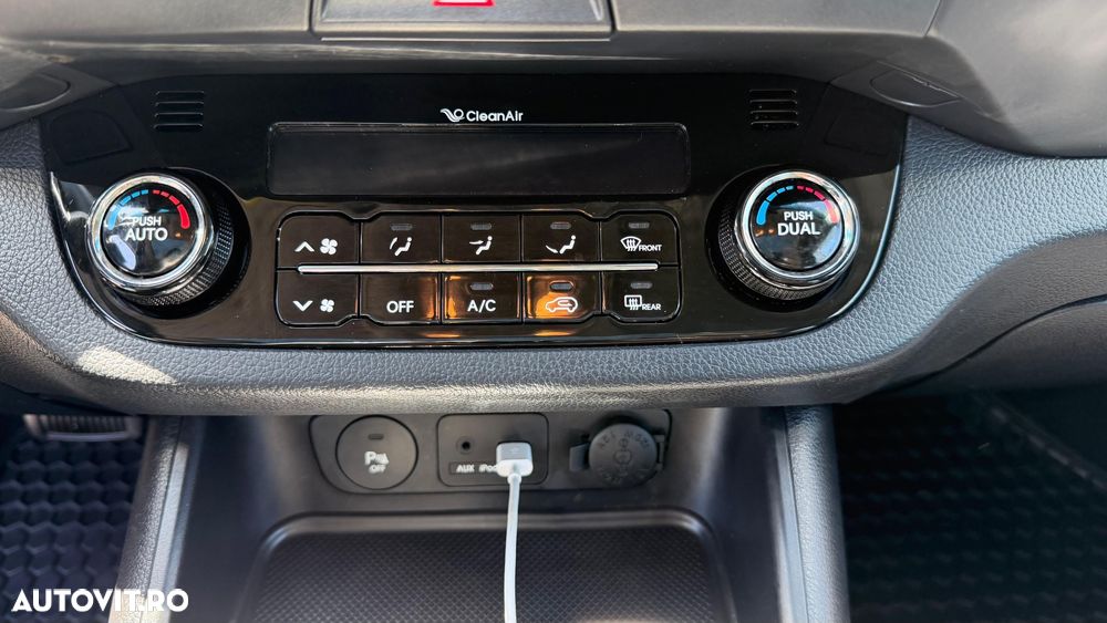 Kia Sportage 2.0 CRDI 4WD Automatik Spirit - 9