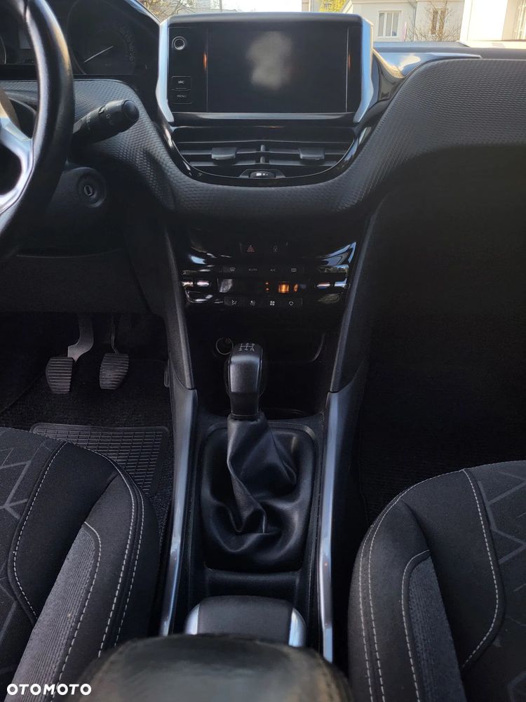 Peugeot 2008 1.2 Pure Tech Access EU6 - 12