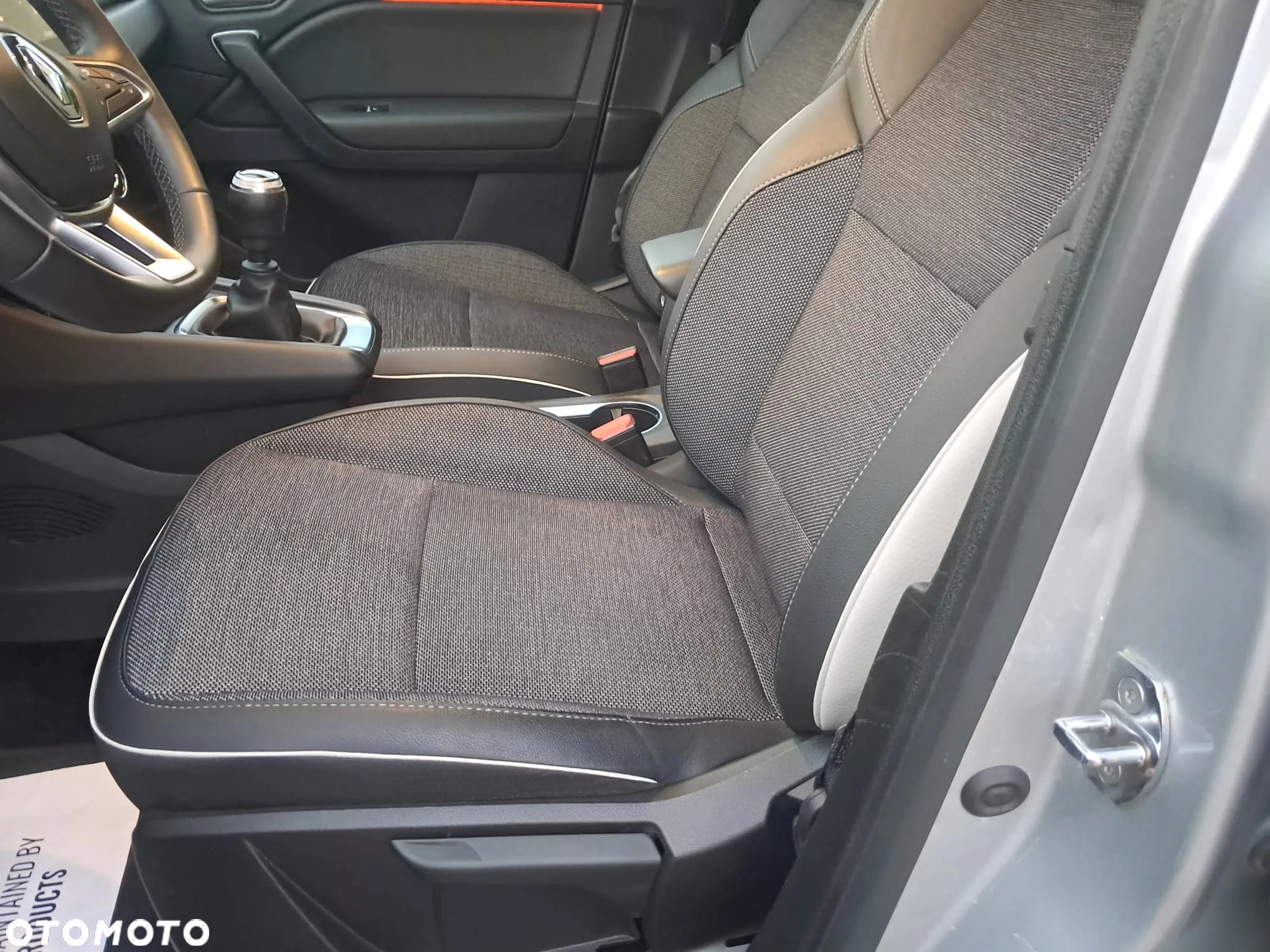 Renault Captur BLUE dCi 115 INTENS - 24