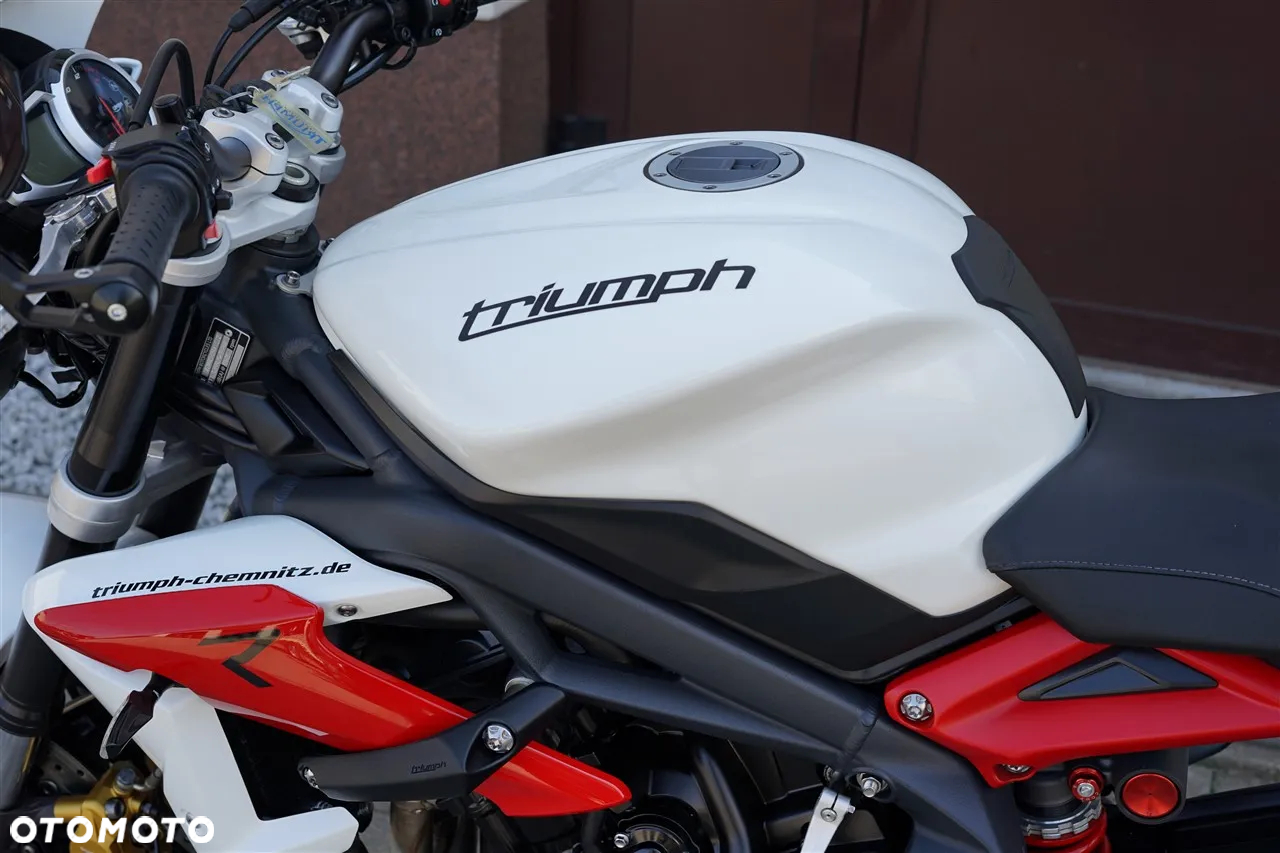 Triumph Street Triple - 27